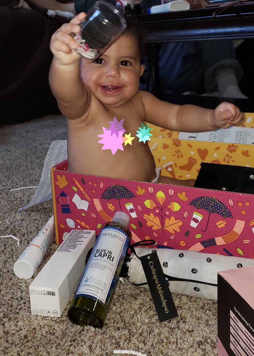 missSally70's tweet image. Opened up my #Fabfitfunbox with a little help from Princess Arah ❤❤💕💘💖