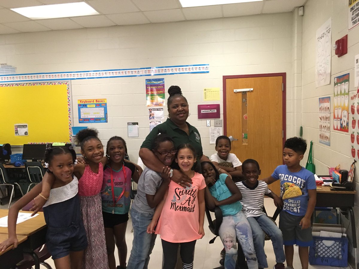 CAlexanderAPS's tweet photo. They fill my bucket!
@DrEmilyAMassey @principalfoster @ClaraTGreen https://t.co/Y1fHmfFLrv