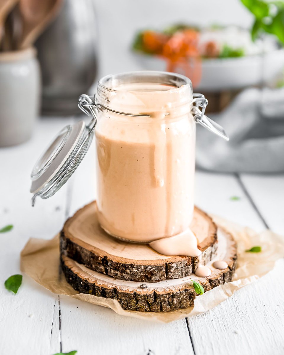 KitchnAdventure's tweet image. If you haven’t noticed, we’re all about delicious dressings over here lol. 😄 We just can’t get enough. Tangy red wine vinegar is perfectly paired with rich tahini and sweet maple syrup creating a BOMB dressing that is sure to please! 🙌🏼💃🏻