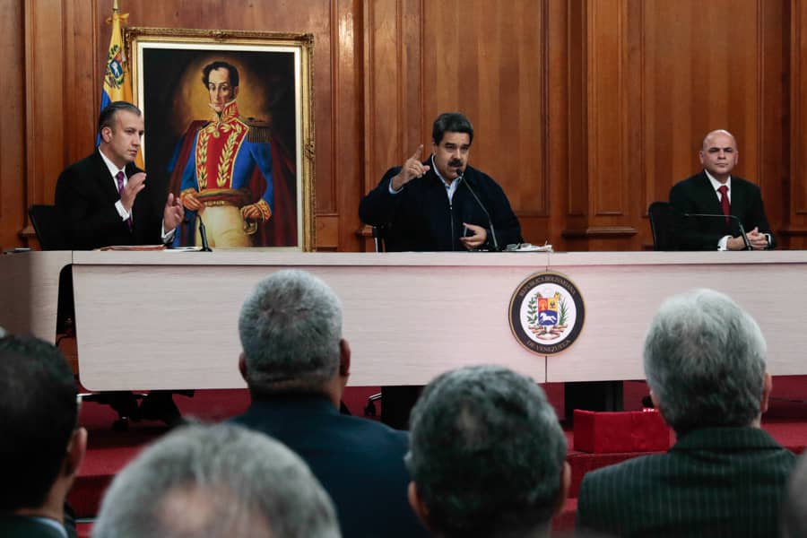 abogado34's tweet photo. #EnDesarro 📹
📝Firma de Acuerdos para Aumentar la Producción y Recuperar Pozos Petroleros Inactivos
🇻🇪 @MQuevedoF
@PDVSA mantiene el control de campos, de la infraestructura, pero vamos juntos al desarrollo del Plan para aumentar la producción
🔰#ProducciónYCrecimiento https://t.co/5aUDX5w2jJ