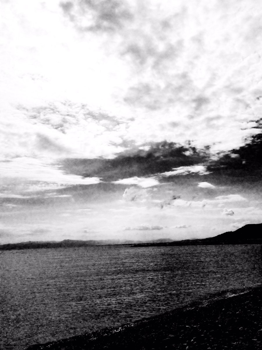 TEXNOXWROS's tweet photo. ##blackandwhitephotography #sky #black #white #sea #summer #life #love #photo #photooftheday #about_art3 #blackandwhit #wind https://t.co/ftjdCj9Z5w