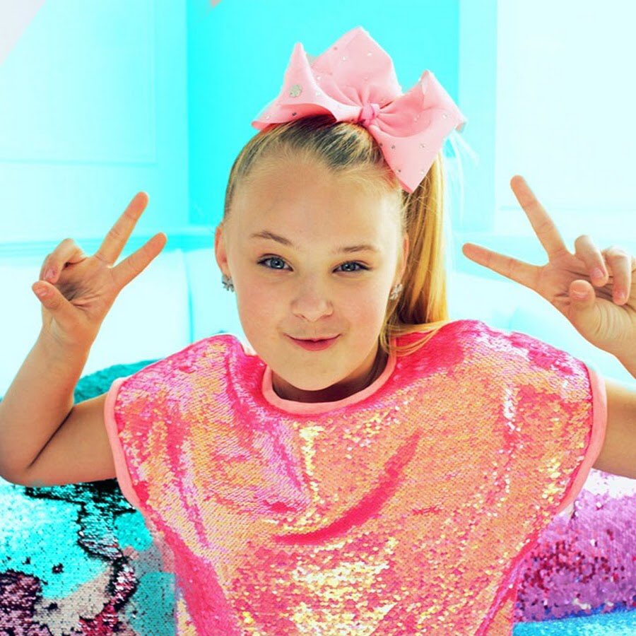 Selfcarehacks5's tweet photo. 6,7;     JoJo Siwa https://t.co/GgIxZLGhLk