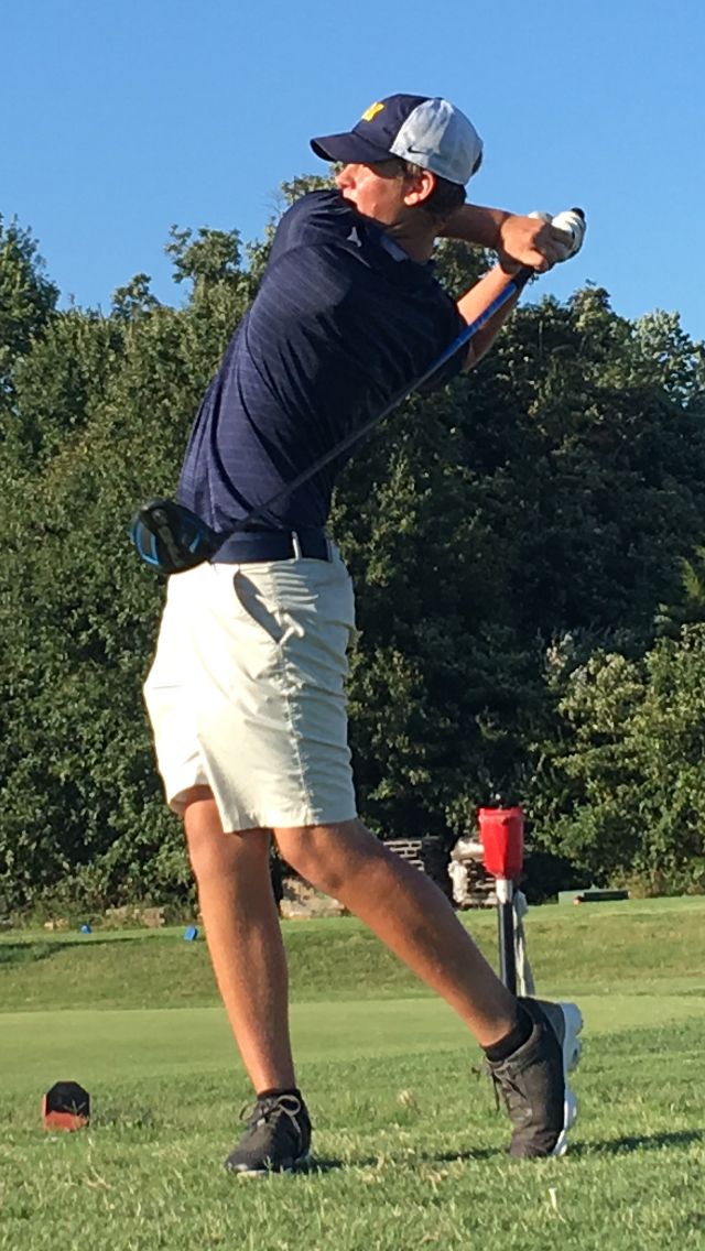MarionWildcats's tweet photo. Karsten Stotlar drives for the Cats! https://t.co/szDWrkXScL