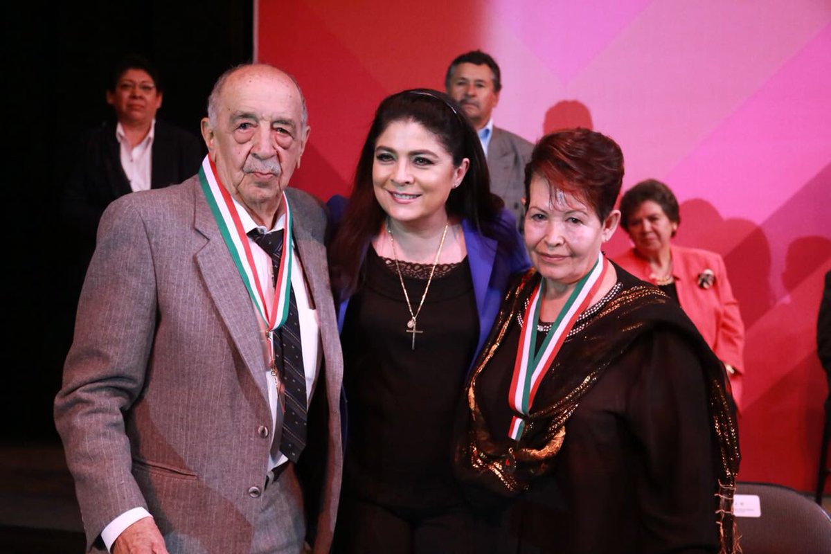 gobiernohidalgo's tweet image. El Galardón “Gloria Conde”, es entregado a adultos mayores que a través de sus méritos deportivos, sociales o científicos han construido un #Hidalgo de valores.