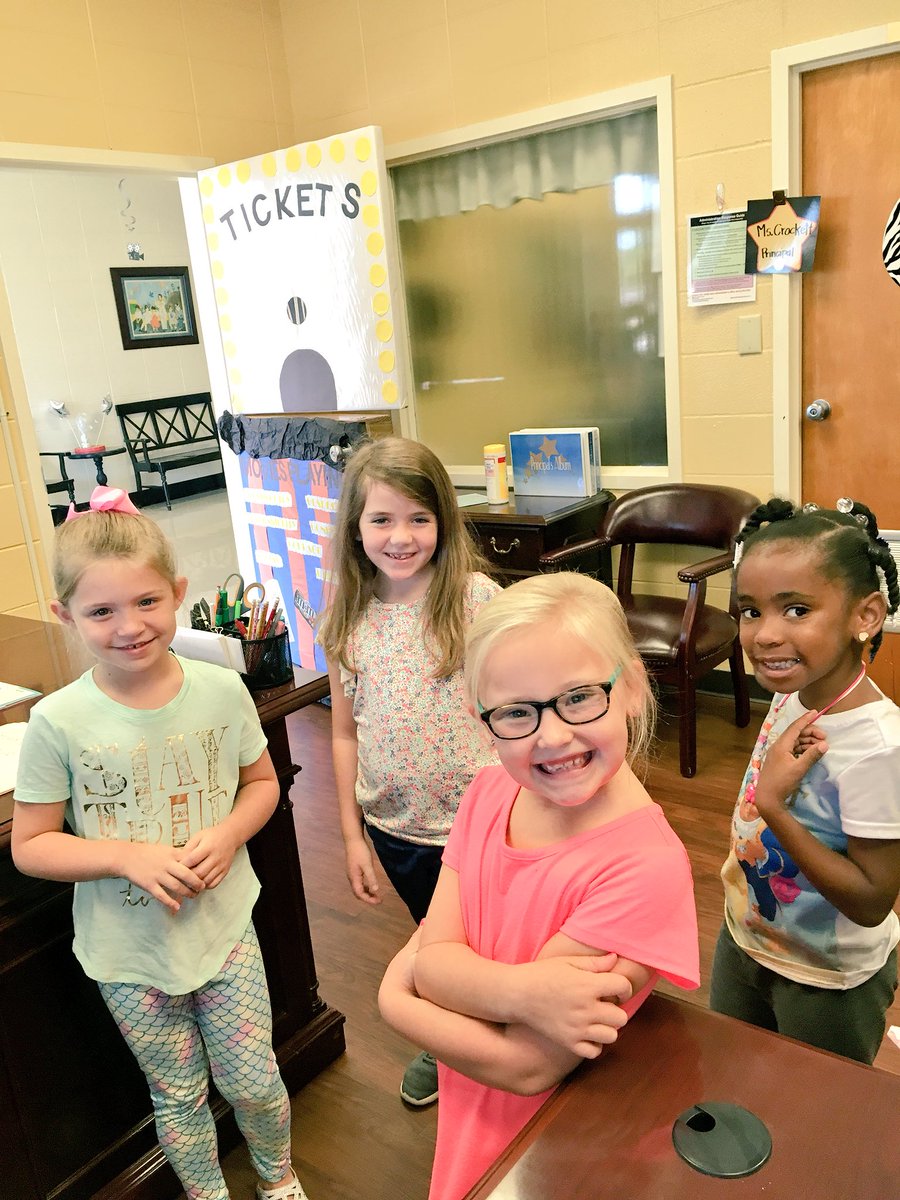 CarrieGlancy's tweet photo. Great start to a terrific Tuesday with our very own Katie-Marie (in pink) as an awesome announcer saying the pledge to the school this morning!!#TeamDCS @TweetDCS_GES https://t.co/iDZ3Q2X22I