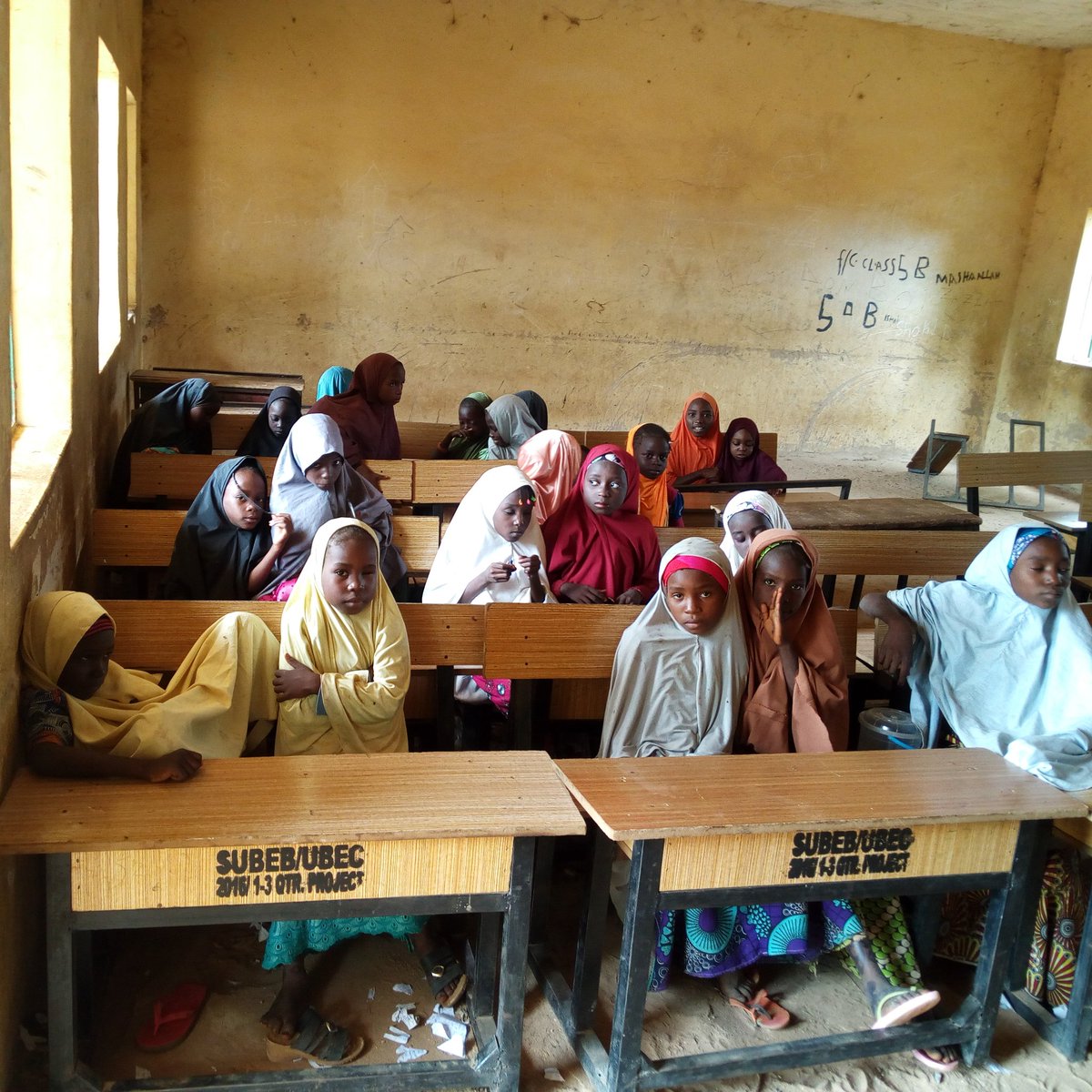 YALSNG's tweet photo. Ongoing Yals free extra moral lessons for Jss and Ss class and internally displaced people's children At Yobe State Nigeria.
#yalsInpromotingliteracy #YalsInAction #YalsForPeace @YALINetwork @Aliyuproff @GovtYobeState @Alfaruk4all https://t.co/VXv4KkpURf
