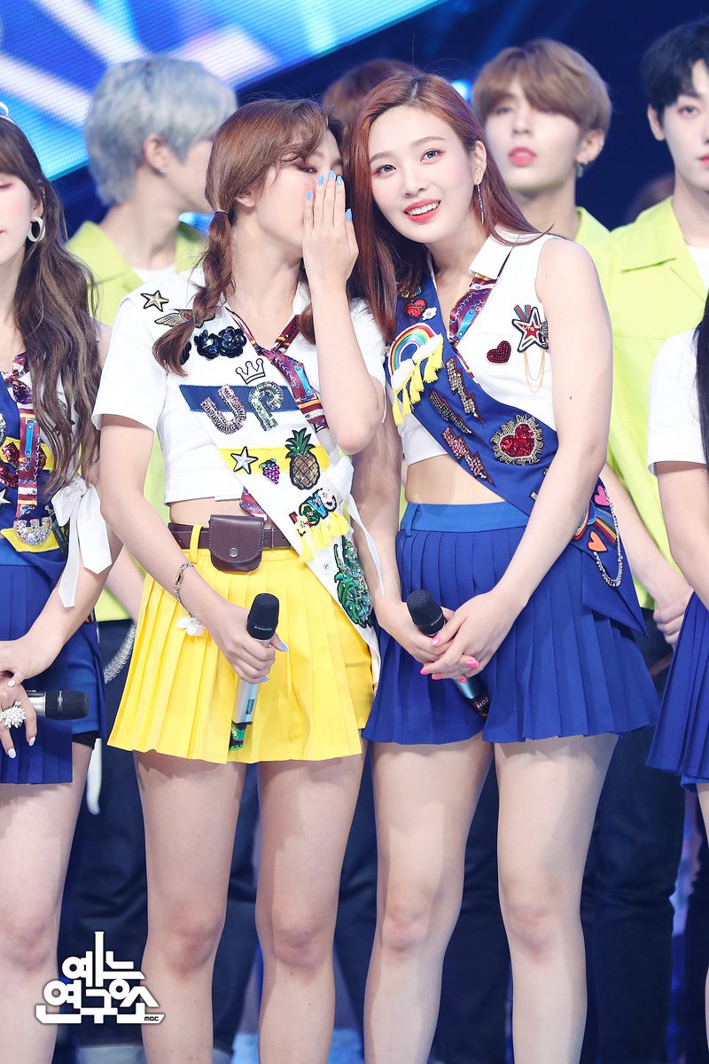 DC_JOY_'s tweet photo. [180818 음중 레드벨벳 1위 현장포토]
🔗https://t.co/xgXJnKQbbL
#레드벨벳 #조이 #JOY https://t.co/BuaZmF5hjW