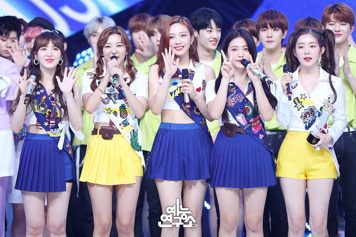 DC_JOY_'s tweet photo. [180818 음중 레드벨벳 1위 현장포토]
🔗https://t.co/xgXJnKQbbL
#레드벨벳 #조이 #JOY https://t.co/BuaZmF5hjW