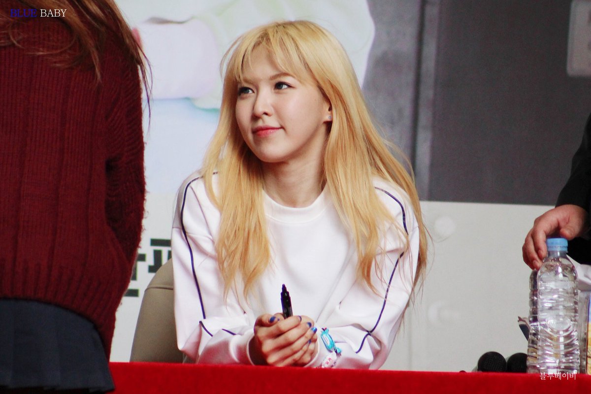 Red Velvet Hq Hq Ice Cream Cake Fansigning Event Wendy Cr Green Baby