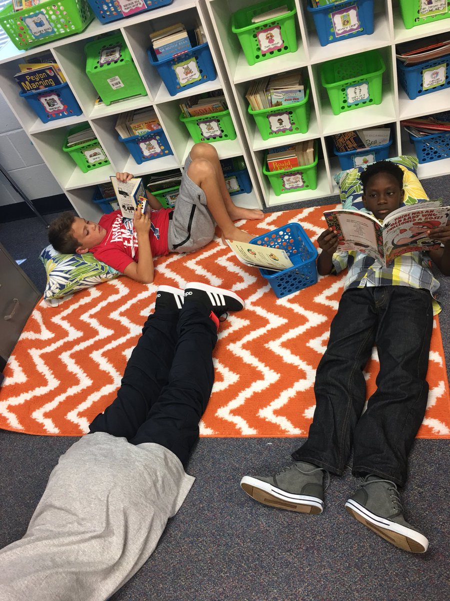 bryantedesign's tweet photo. I am so excited to have new babies this year! Third grade babies! We’ve had an awesome first two days of school! #kingEs https://t.co/RmlEkoX7H3