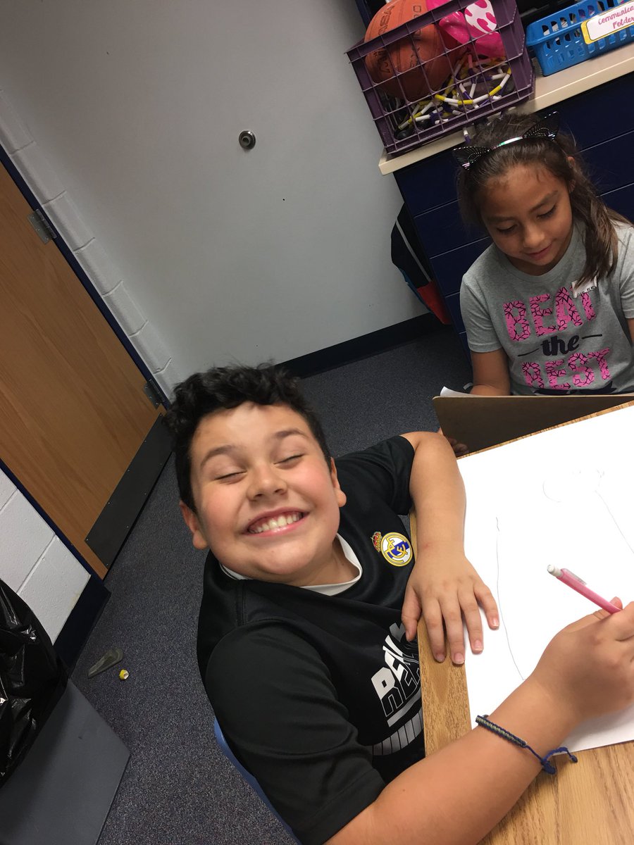 bryantedesign's tweet photo. I am so excited to have new babies this year! Third grade babies! We’ve had an awesome first two days of school! #kingEs https://t.co/RmlEkoX7H3
