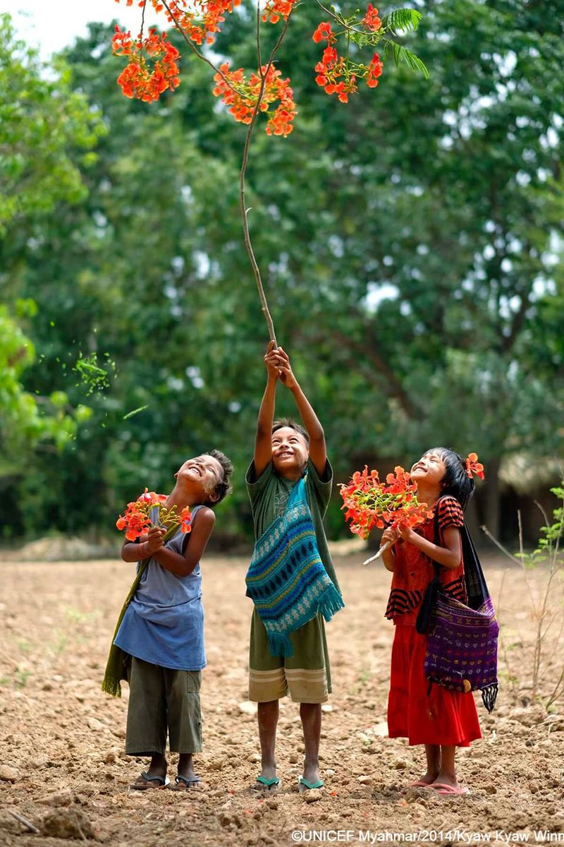 UNICEF's tweet image. #ForEveryChild, a clean and healthy 🌎. 

RT if you agree.