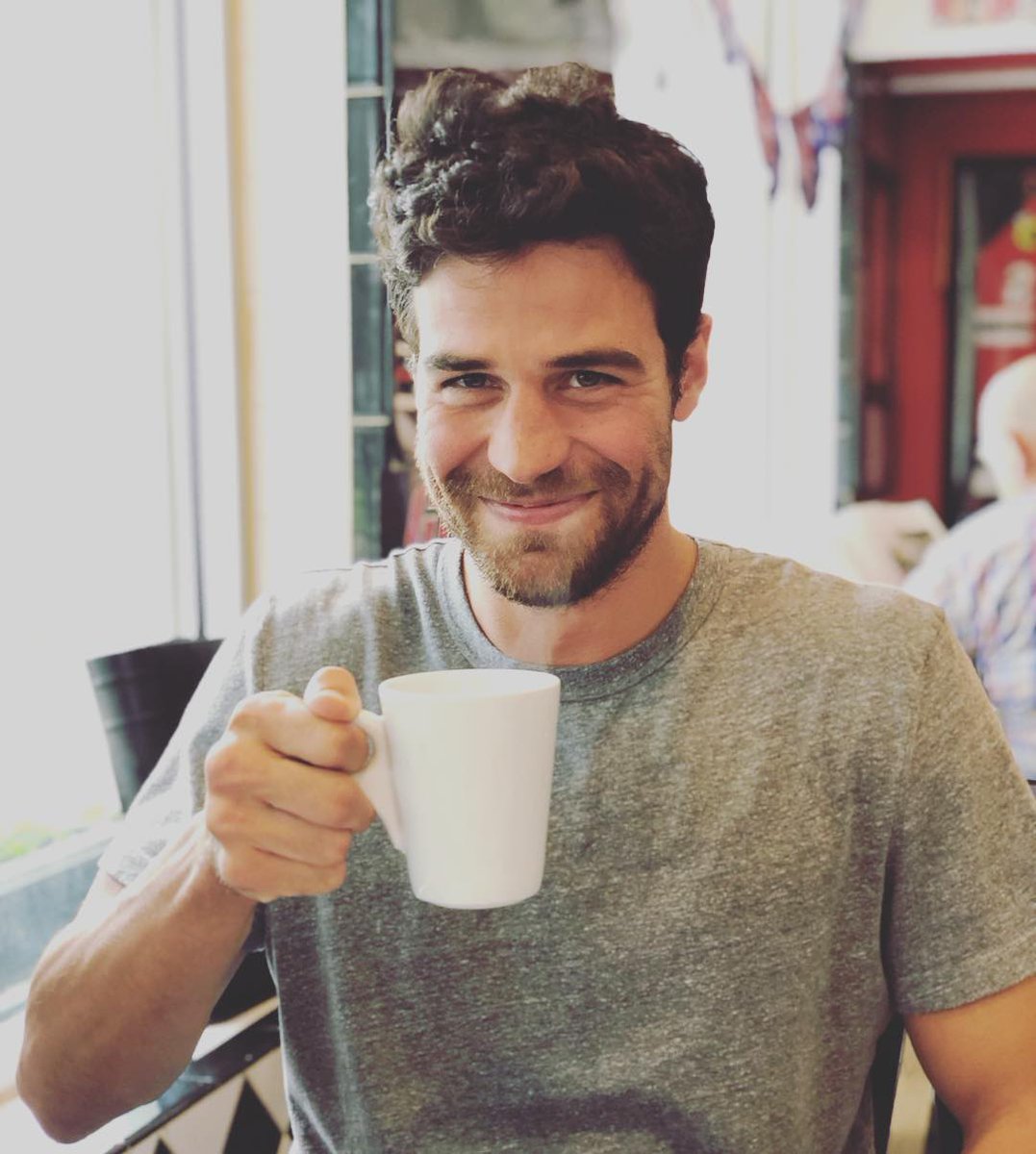 enews's tweet photo. Just a Grocery Store Joe appreciation post. #BachelorInParadise https://t.co/OK38hfwmHg