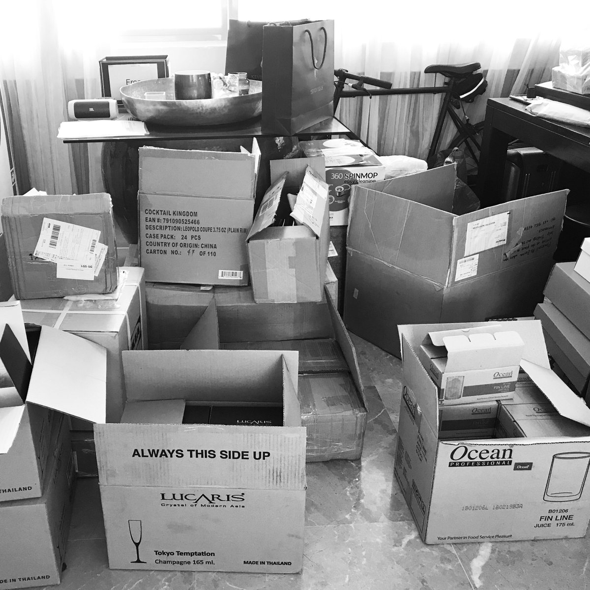 ibhqsingapore's tweet photo. Getting organised for the move!

#cocktailbar #newdigs #indigenousbartender #ibhq #ibhqsingapore https://t.co/2DBaBX5zDn