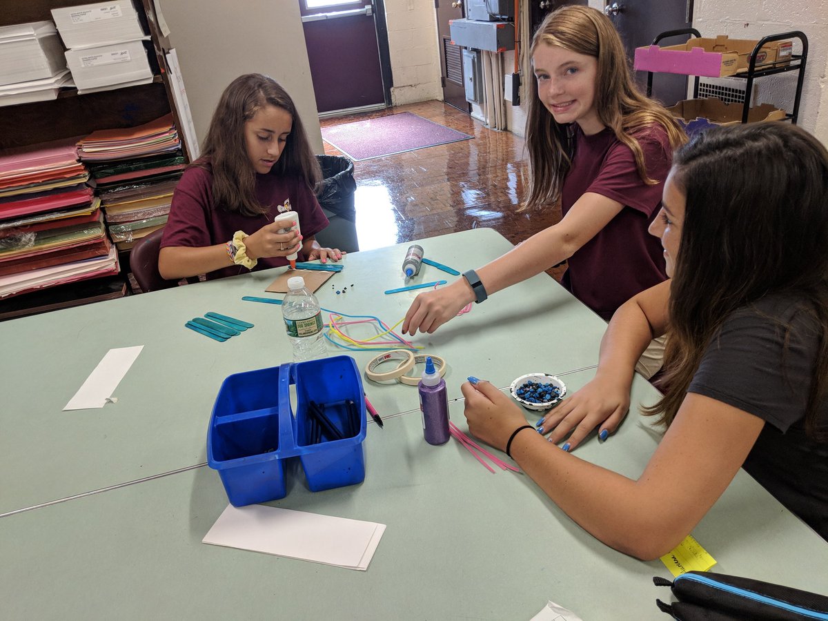 JCJHSArt's tweet photo. Great start to the new school year with #powerofpositivity messages &amp; collaborative design challenges! @casejrhigh @JCJHSArt https://t.co/5tI8sLEYlw
