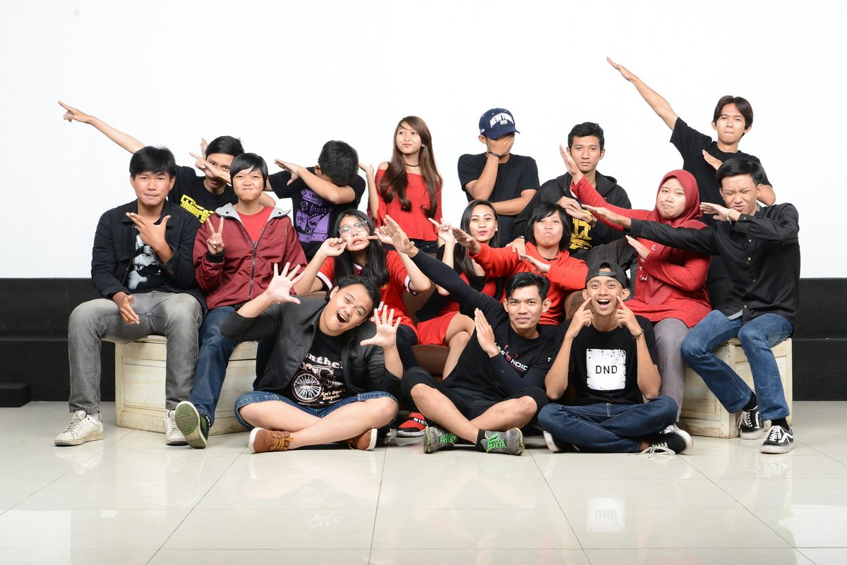 Happy anniversary barudak !
Love you all <a href="/Team_Sundanese/">Team Sundanese</a> 6th right!?