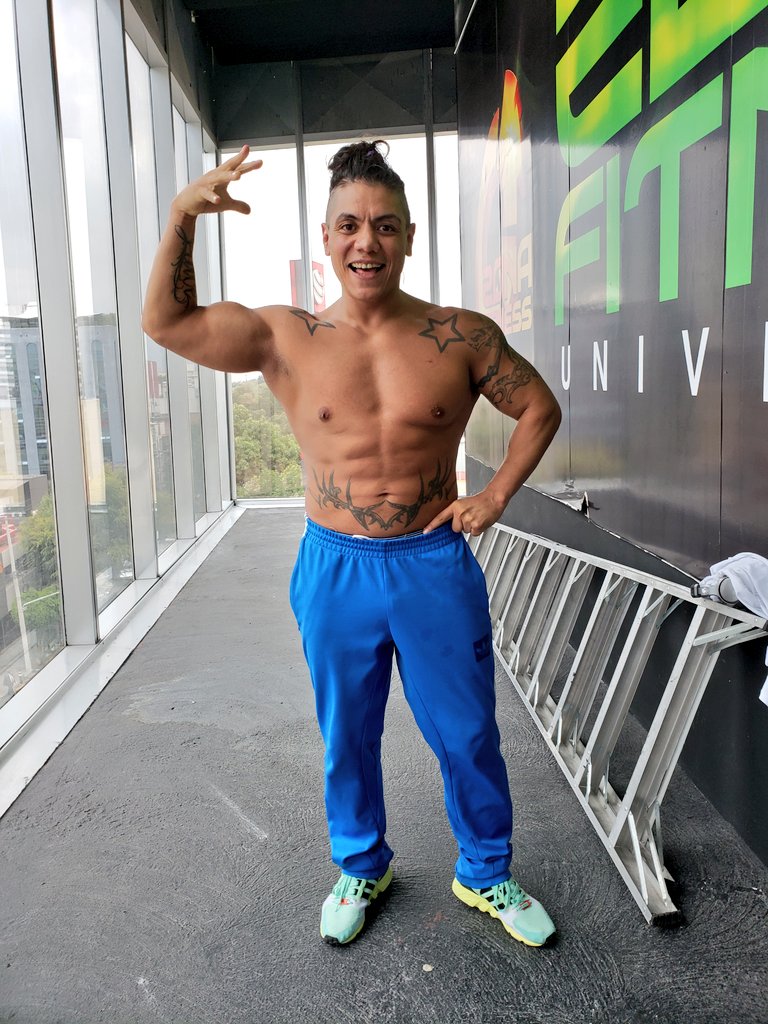 JUVENTUDGUERRE2's tweet photo. #Gymtime #fitnessmotivation #lift #Cruiserweightmaster @expoluchalive #letsgetjuicy #LETSKEEPITJUICY #focus #youcantstopme #thejuiceisloose #elhijoprodigo #eljugolodiceeljugolohace 🤜🤛❤🤑😜 #STAYJUICY #MAD
@luchalibreaaa @luchaunderground @impactwrestling https://t.co/vW05wGumYR