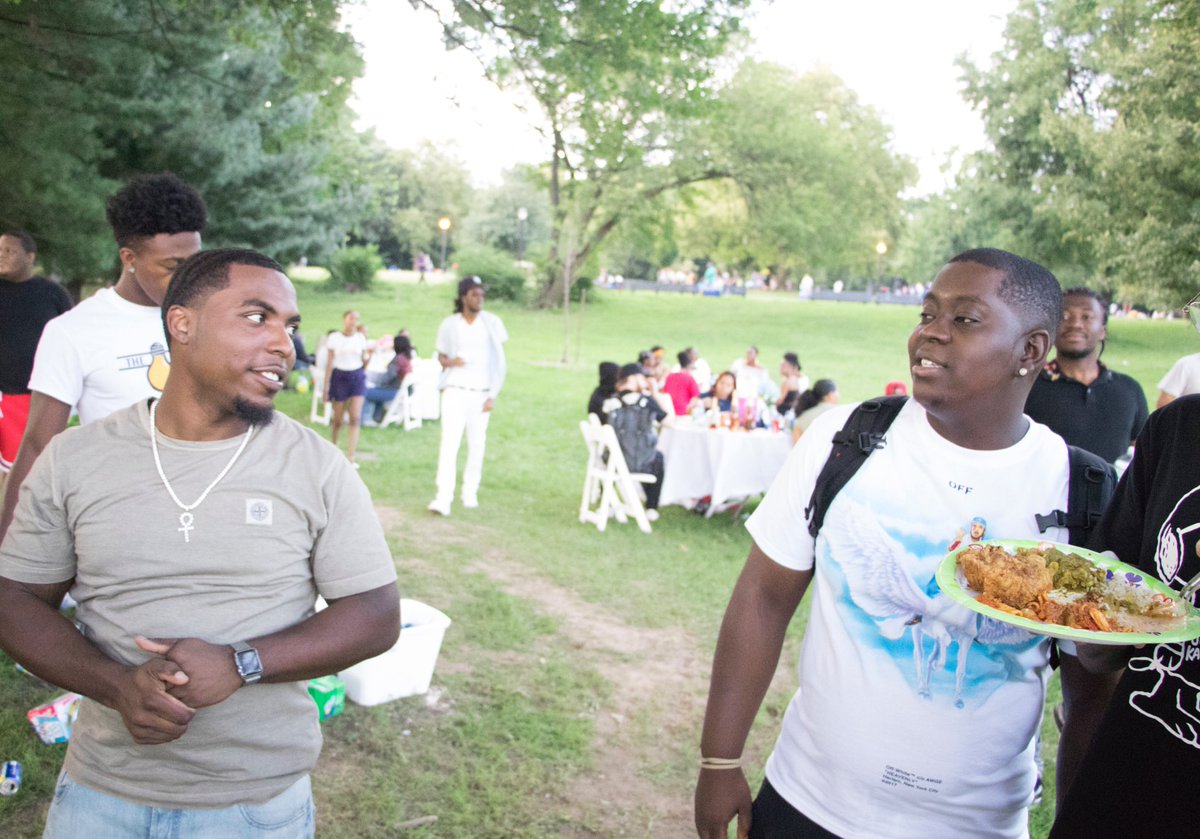 _KIZZLEMAN_'s tweet photo. KizzleMan: Damnnnn you bout to have a daughter man....Starthestar: I know man I can’t believe it....KizzleMan: Why this plate in my face like I won’t eat it... Starthestar: You some fat nigga....KizzleMan: nigga you too fuck outta here.....#myblooda ❤️ #princessontheway🍼👑🎀 https://t.co/iWQAFMJpDn