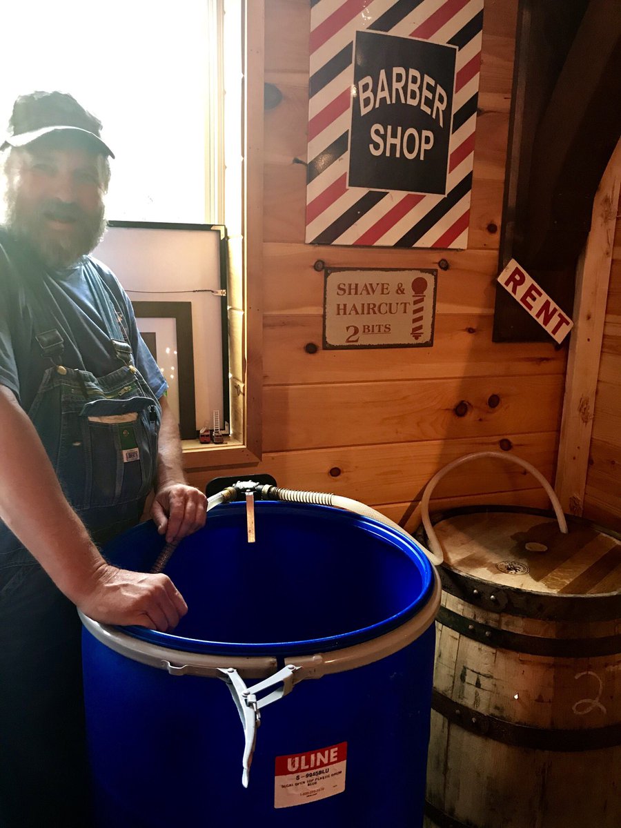 GrandaddyMimms's tweet photo. Our distiller, Dillard Canup laying some liquor back in some barrels to age.. https://t.co/7HZVwIrt1a