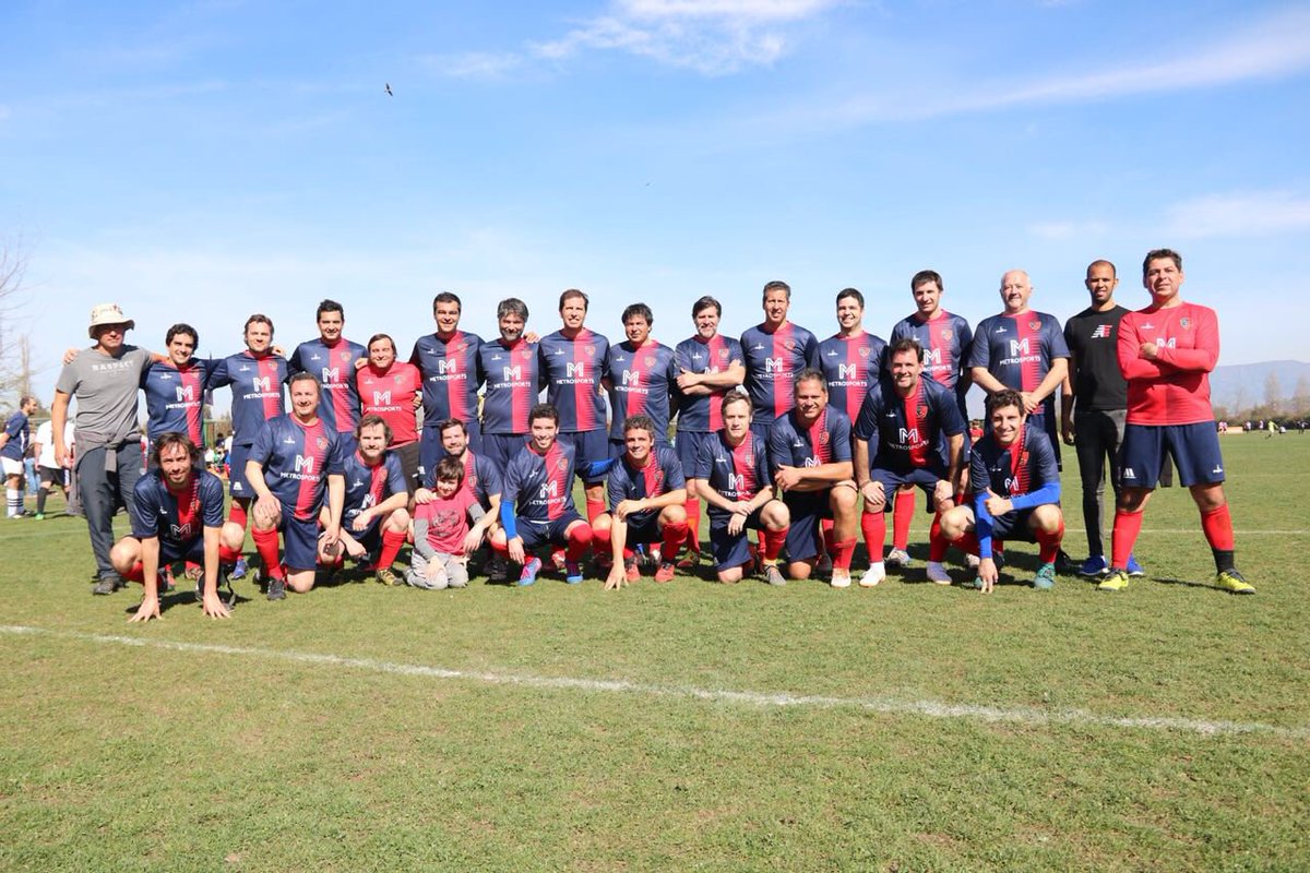logro_cl's tweet photo. #TeamLogro Rama de Fútbol Apoderados CPH CJA https://t.co/K2VIFlhvML