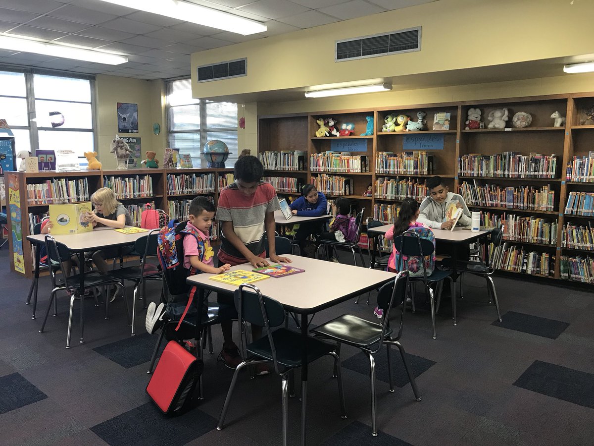 RoseRravin's tweet photo. 6th grade Sunshine Readers interacting with our PreK students @ 7:45am.  #whereleadershipgetsreal https://t.co/Kg91MnLa3h