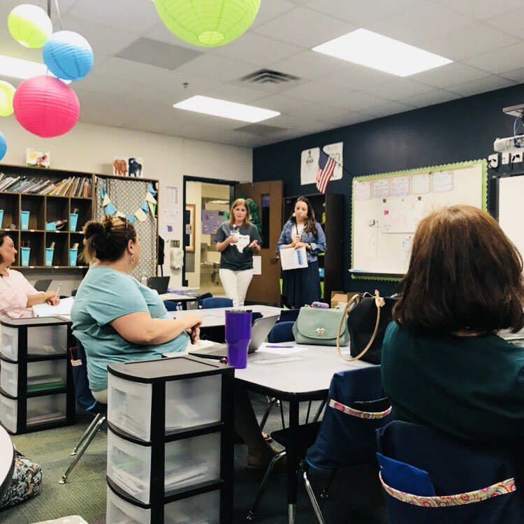 TNelsonIC's tweet image. Great insight on paperless warm ups from @kaburch1981 &amp;amp; @kriggsmath. And great discussion in the breakout sessions with math callaborators k-5 on #performancetasks