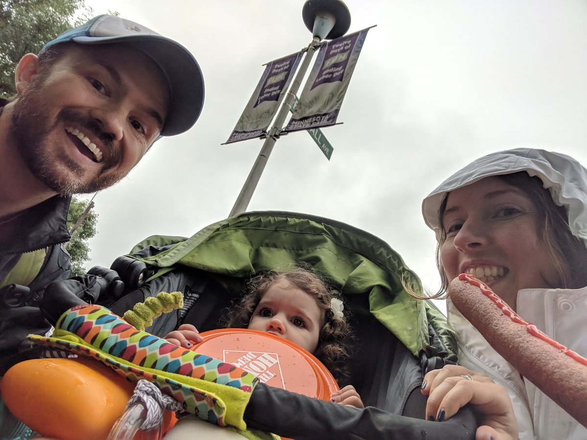 justcallmeMikeP's tweet photo. MN State Fair!
#CornDogsUp #CookiesUp #FeetUp #totdishforlife
@MNUFC @SweetMarthas https://t.co/eIQOcrcmYC