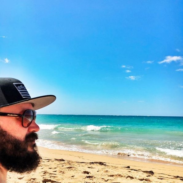 BluBlocker's tweet photo. Want looks on the beach? Wear BluBlockers.
#Repost @sabol74 #vacation #blublocker #beachlife #oceanparkbeach #ahhhhh https://t.co/UZs8qoqWPv