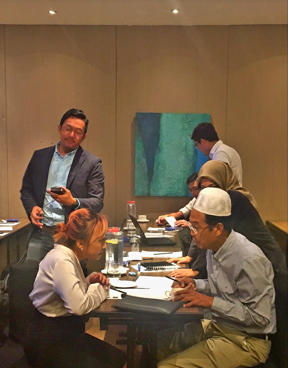 DorisBlessing's tweet photo. #EmrCONNECT seminar focussing on #Corrosion &amp; #Erosion Monitoring using #Permasense Non-Intrusive Sensors. Honoured to have guest speakers from various reputable refinery plants in Asia to present &amp; share their experiences on #Wireless Integrity Monitoring Sys from #Emerson. https://t.co/8fbqz9rBmo