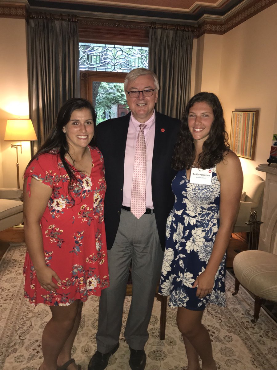 UIC_WSOC's tweet photo. Tonight our SACC representatives, @TKhayam and @emilyv1197 had dinner at Chancellor Amiridis’ House! #UICWSOC #ItsUIC 🔥⚽️ https://t.co/p7ARpESKsN