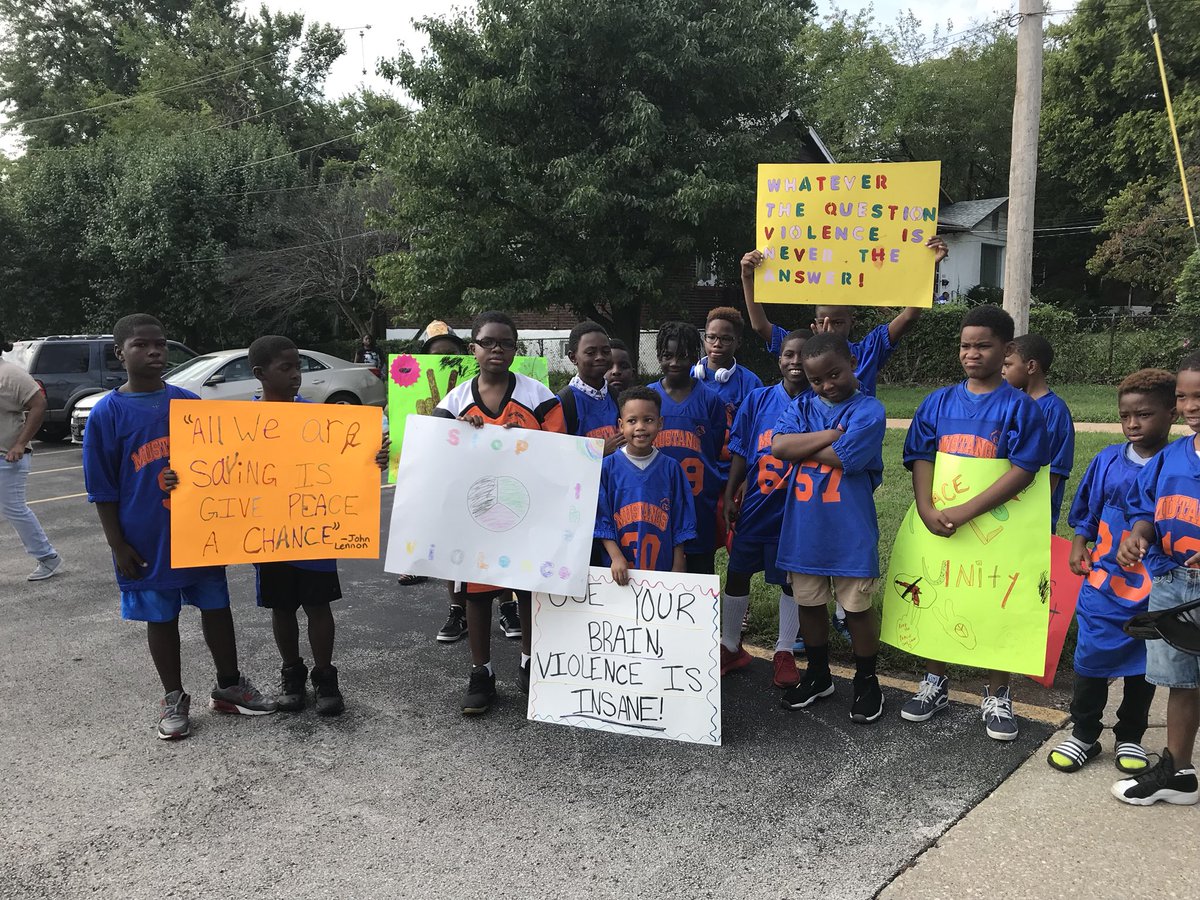 StLouisCoPAL1's tweet photo. On Saturday, PAL joined the great citizens of Jennings in a parade against community violence. Thank you to all who came to show your support. Check it out!

https://t.co/eU7MK9TzTS https://t.co/eDAl2gZySe