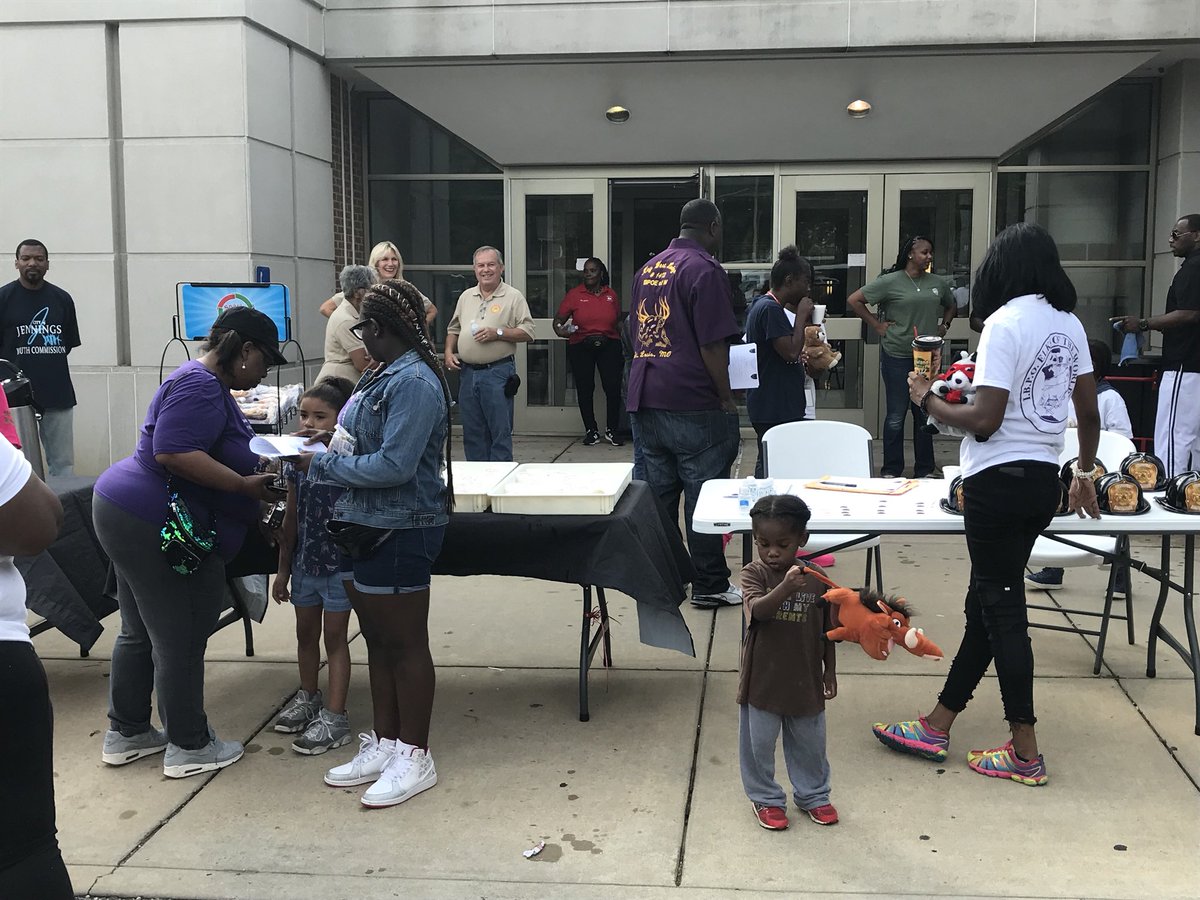 StLouisCoPAL1's tweet photo. On Saturday, PAL joined the great citizens of Jennings in a parade against community violence. Thank you to all who came to show your support. Check it out!

https://t.co/eU7MK9TzTS https://t.co/eDAl2gZySe