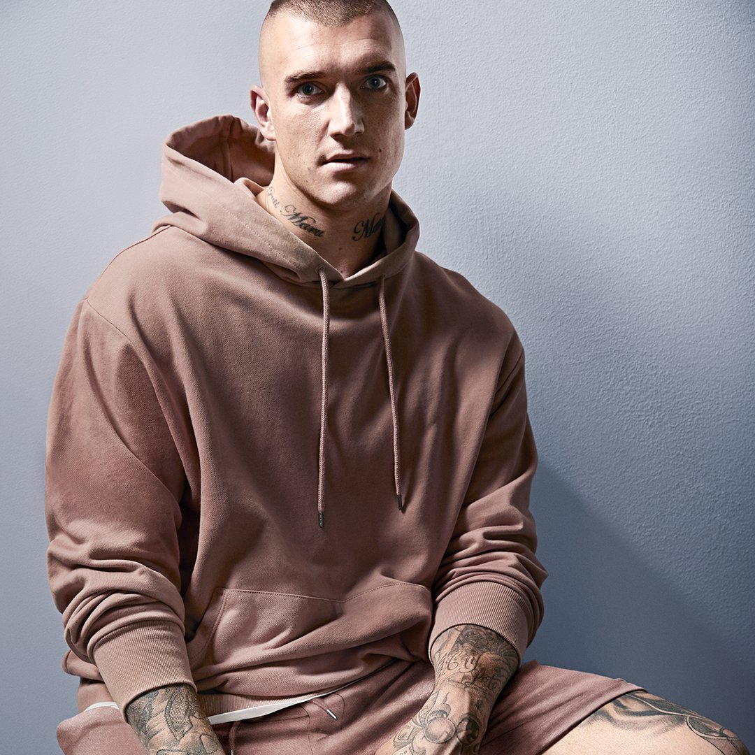 Soft sweats in this dusty (see what we did there?) salmony pink is the outfit we're living for RN. 🙌  Shop the look: bondsa.us/2BWRn5H | bondsa.us/2MD4TjN