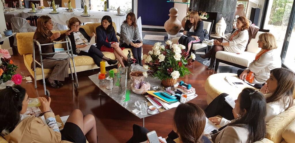 mluciaramirez's tweet photo. Hoy nos reunimos con todas las ministras y directoras del gabinete del gobierno para trabajar en la agenda de igualdad para las mujeres colombianas. Este es un trabajo en el cual está comprometido el gabinete en pleno. https://t.co/naRBVoe3wW