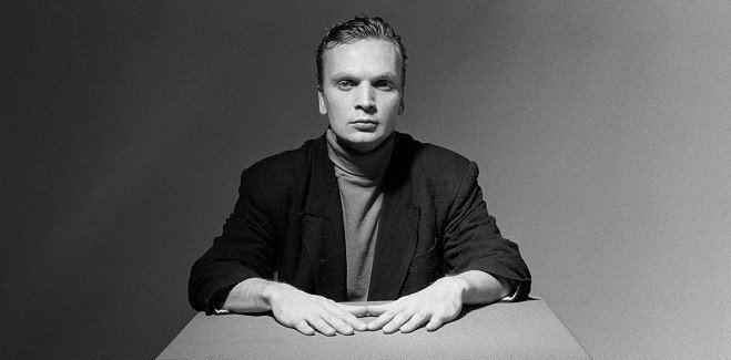 Grzegorz Ciechowski. Bezsprzecznie jedna z najważniejszych postaci w historii 🇵🇱 rocka. Gdyby żył, dzisiaj obchodziłby swoje 61. urodziny.