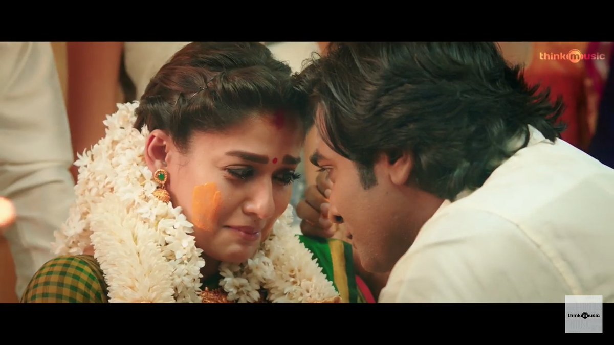 ThalaRASIGAI1's tweet photo. Gotta Love this one 🌹Imaikkaa Nodigal, Neeyum Naanum Anbe Video Song ❕ Very Loved&amp; Emotinal😚  song,https://t.co/XSGiqnbONm 😍
@VijaySethuOffl @NayantharaU  @Atharvaamurali @CameoFilmsIndia @hiphoptamizha https://t.co/EESKKU8lAB