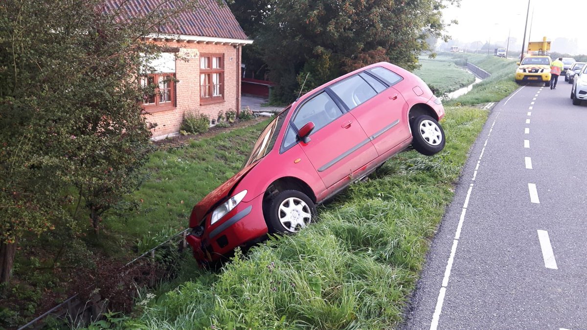 PDitmar's tweet image. #N468 #gaagweg eenzijdig ongeval. #autoVSlichtmast #geenletselwelschade @Vreugdenhil_  #bijnatewater