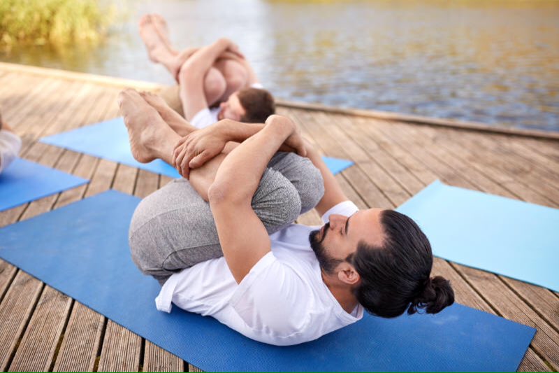 enlaGloria_'s tweet photo. 👉🏻Cuando sientas que tu mente está dispersa🙄 y no puedes enfocarte en la #meditación📿 prueba con el #yoga es la simbiosis entre cuerpo y mente: Tu mente observa tu cuerpo mientras tu observas tu mente ✅ #ProgramasEnLaGloria
#enlagloria #tellevamosalagloria #saludybienestar https://t.co/xJ5fgpM6vW