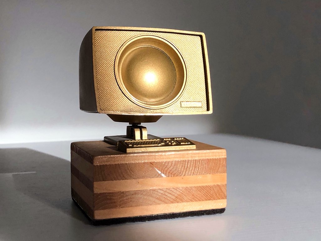 symdesign's tweet image. What a lovely sight! So grateful that my project wakkle.js has been chosen as the winner of yesterday’s Hack &amp;amp; Tell @hackandtell at @cbase Berlin. 🎉 
#hackandtell #wakkle #photo3D #emotionaldesign