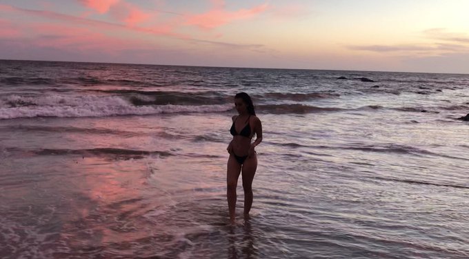 Malibu sunset 🌺 https://t.co/UStmhCn7hj