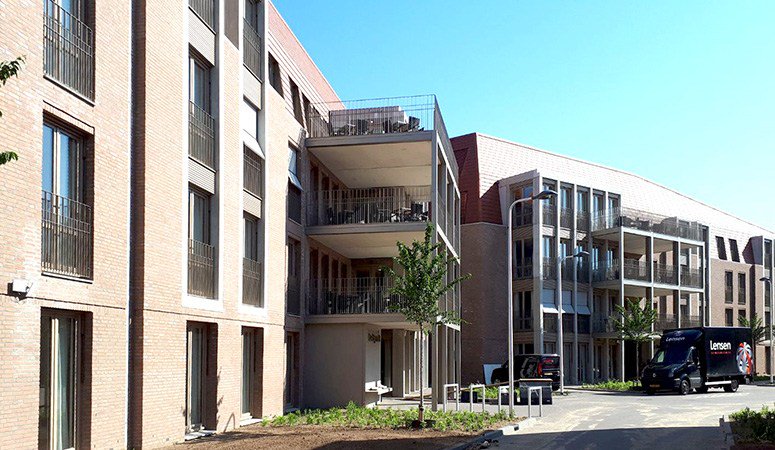 Ouderenzorg in een bosrijke omgeving stedenbouw.nl/ouderenzorg-bo…