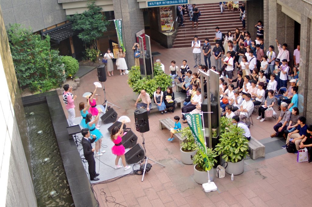 amachan9090's tweet photo. 女子力向上委員会
想像以上に踊ってた、でも全然コーラス乱れてなかったPとマネめっちゃええ仕事してた、頂いた扇子、家に飾ります
#KAT2018 #金沢アカペラタウン https://t.co/RLuMlgWmxt