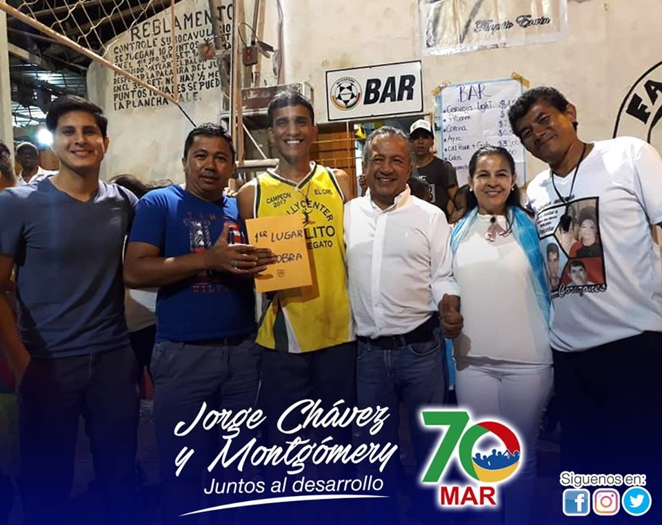 @jorgechavezvalarezo en la Premiación del Cuadrangular de Ecuavolley organizado por Jorge Luis Rodríguez Asanza en la cancha de Los Comegatos, en el tradicional Volley por las Fiesta de Santa Rosa, apoyando el Deporte Santarroseño <a href="/mongosanchezr/">Montgomery Sánchez R</a> <a href="/mongoamigo/">Montgomery Sánchez O</a>, <a href="/arlington92/">Arlington Márquez Pazmiño</a>