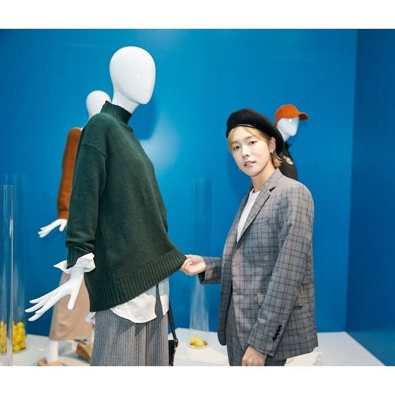 gu_korea's tweet photo. GU 프리덤 박스를 찾아주신 #레드벨벳 슬기님과 조이님😍
#위너 진우님🤟

GU 앱 다운 받고 3,000원 쿠폰 받으세요
⬇️⬇️⬇️⬇️⬇️⬇️⬇️⬇️
https://t.co/Oc9Trvtp23

#GU #GUKorea #YOURFREEDOM #나를새롭게하는자유를
#슬기 #조이 #진우 https://t.co/iydEYFqBQb