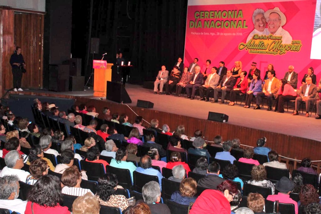 DanielRolandoJ's tweet image. Hoy en la Ceremonia del Día Nacional de las Personas Adultas Mayores reconocimos la trayectoria de Felicitas Chávez García y Manuel Noriega Olguín. ¡Enhorabuena!