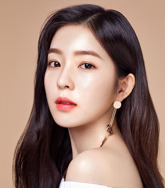 корейцы цвет кожи. итзи elle. ко юн-джон. сияющая кожа кореянки. фарфоровая кожа кореянок.