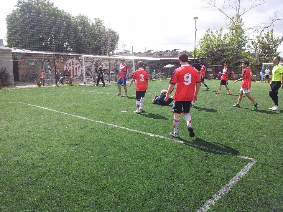 Si pasa la bocha, no pasa el jugador 🤓