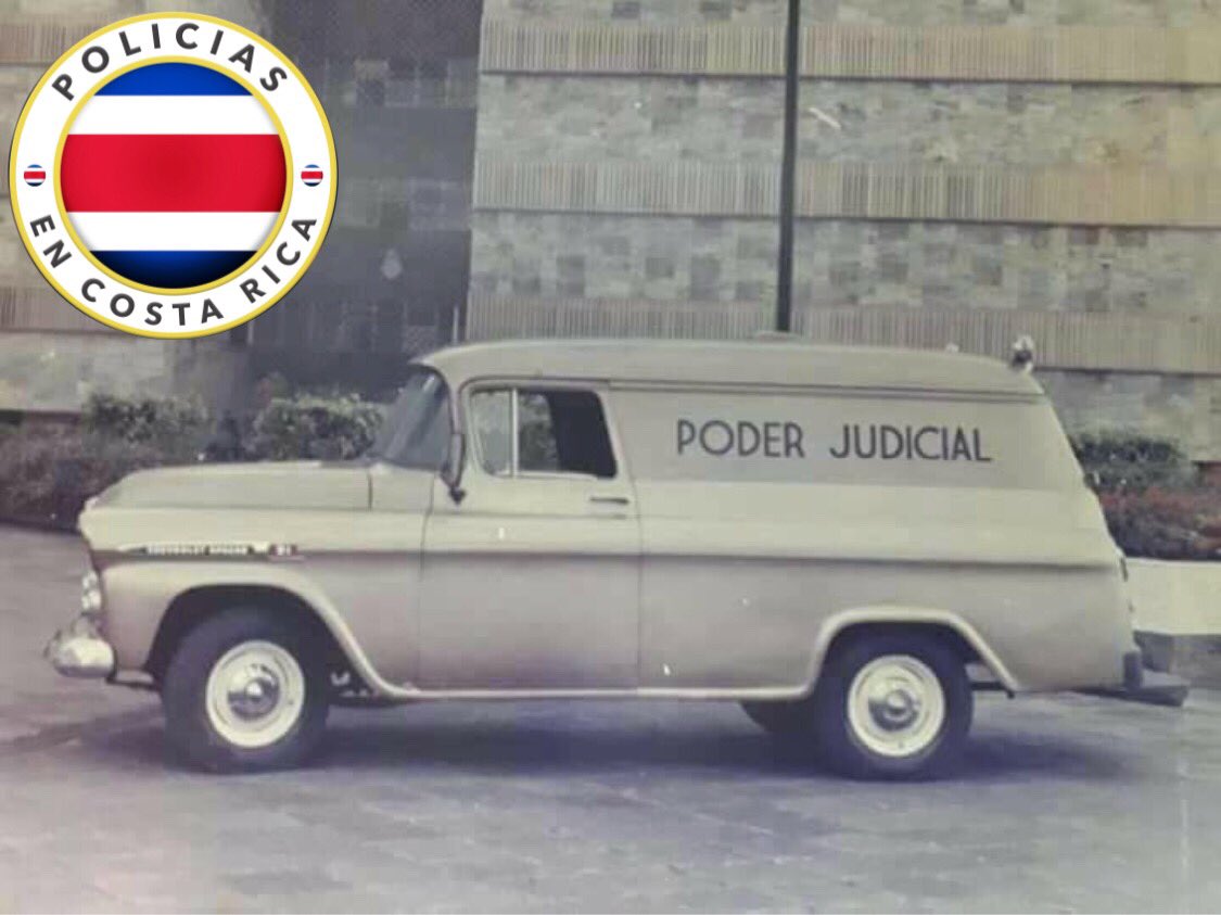 PoliciasPCR's tweet image. #PoderJudicialCR @PoderJudicialCR
Una linda foto histórica de los inicios del poder judicial en los años 70. La historia no hay que olvidarla, hay que recordarla siempre.