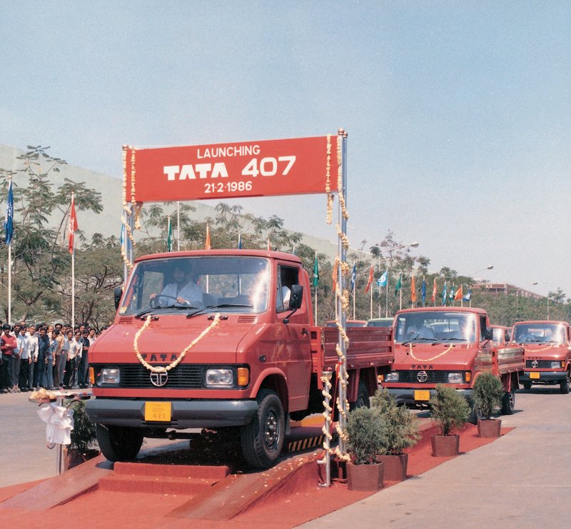 TataCompanies's tweet photo. #MakeInIndia since 1986! Our Tata 407 was among the first Indian-built light commercial vehicles beating many international competitors. #KnowTata @TataMotors https://t.co/YAwcaTW29r