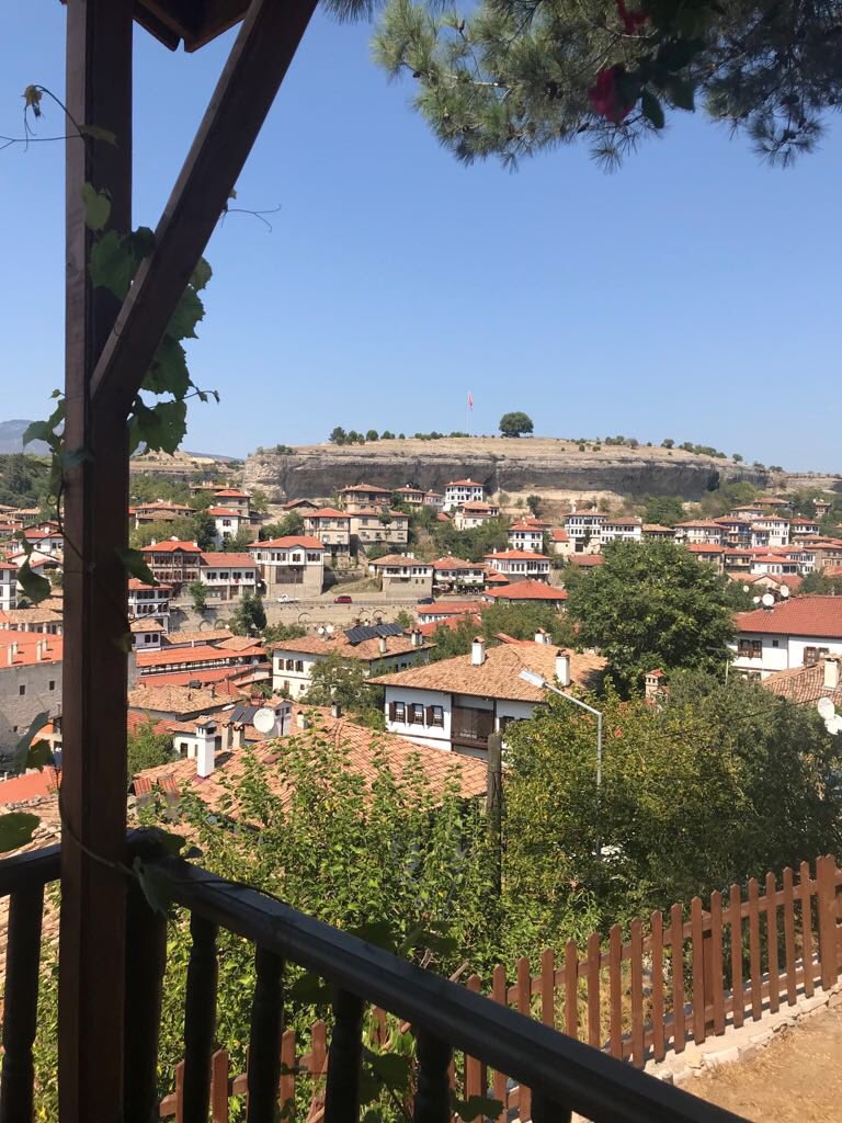 AlaaAhmar92's tweet photo. مدينة سفران بولو في كرابوك، تظن أن الزمن قد توقف عندها 🌿
#Safranbolu #karabük #Turkey https://t.co/nvQmPa2ecf